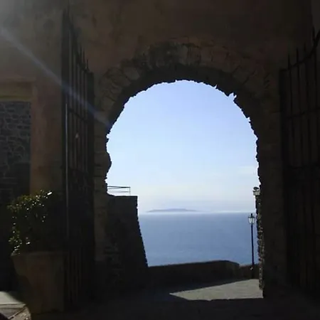 With One Bedroom In Castelsardo, With Wonderful Sea View, Fu Apartment
